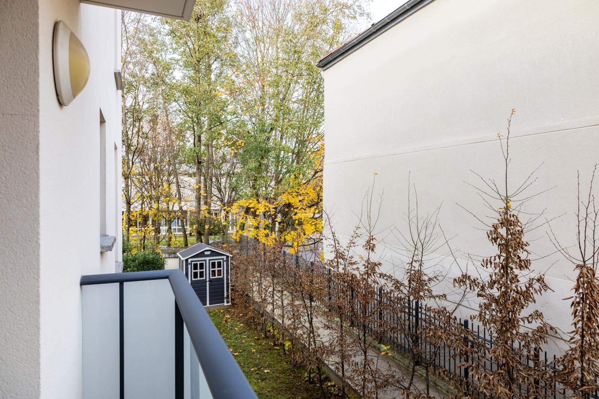 Charmant Studio En Residence Avec Parking Bussy-Saint-Georges Exterior photo