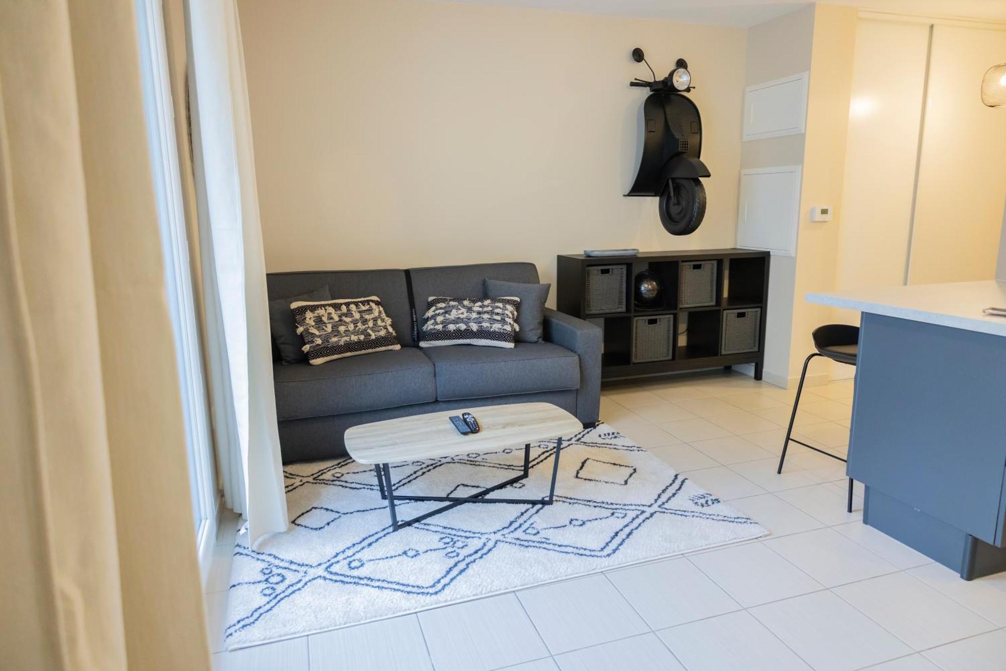 Charmant Studio En Residence Avec Parking Bussy-Saint-Georges Exterior photo