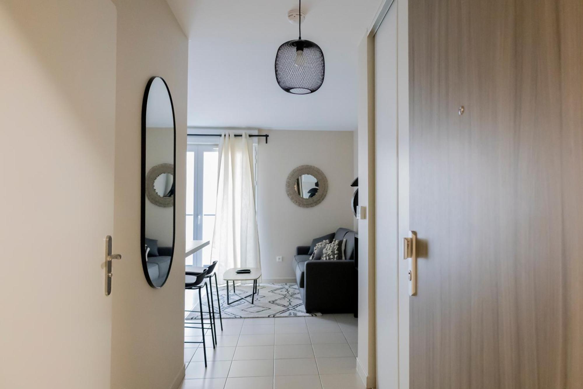 Charmant Studio En Residence Avec Parking Bussy-Saint-Georges Exterior photo
